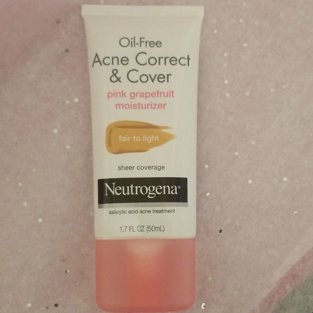 Neutrogena Oil-Free Acne-Fighting Correct & Cover